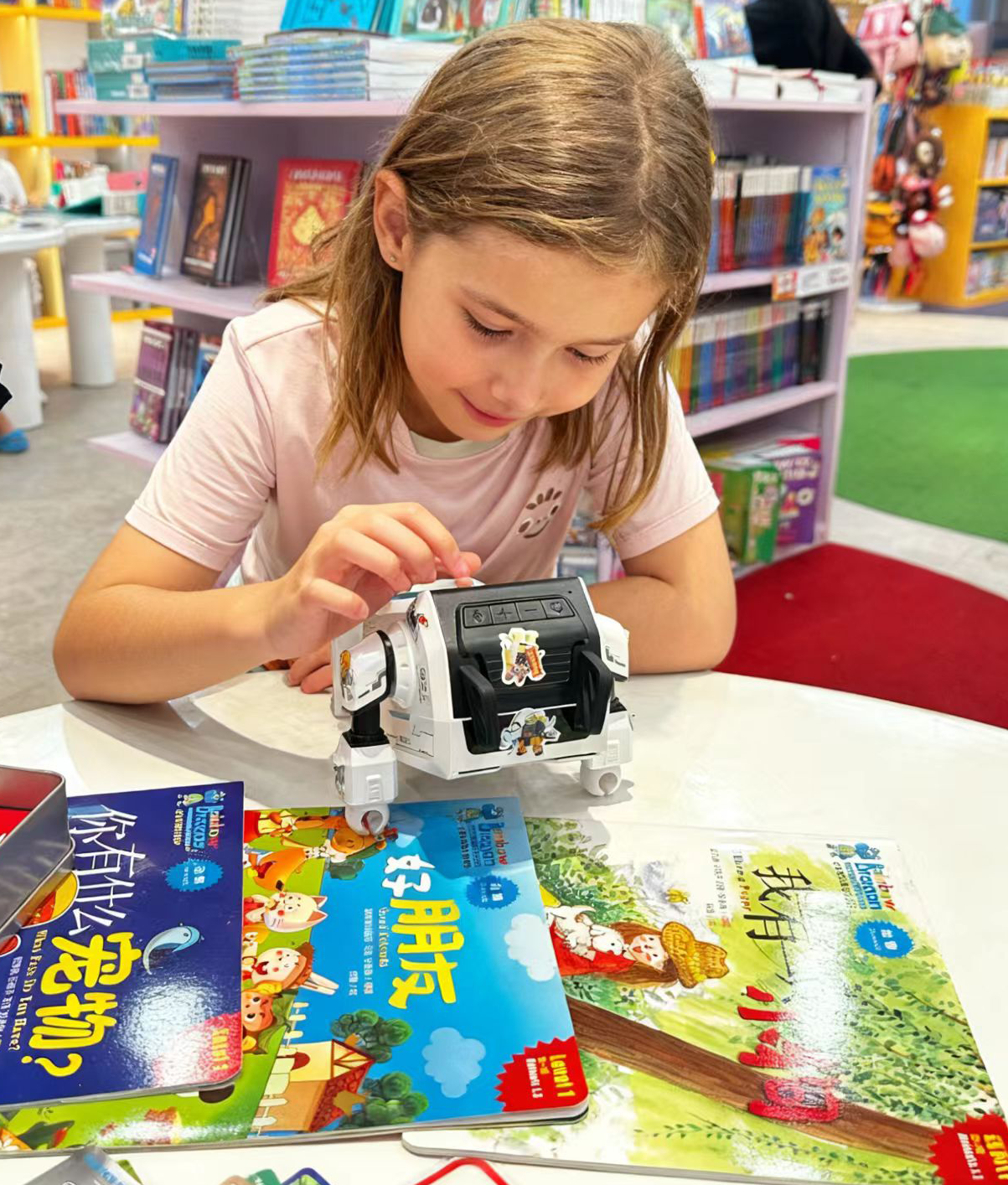 TalkiCardo AI Learning Companion Robot: A Game-Changer for Kids Learning Chinese!